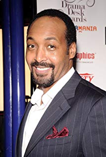 How tall is Jesse L Martin?